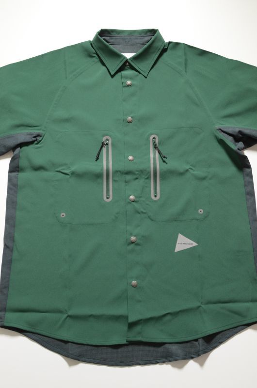 and wander (アンドワンダー) tech short sleeve shirtが入荷しました。