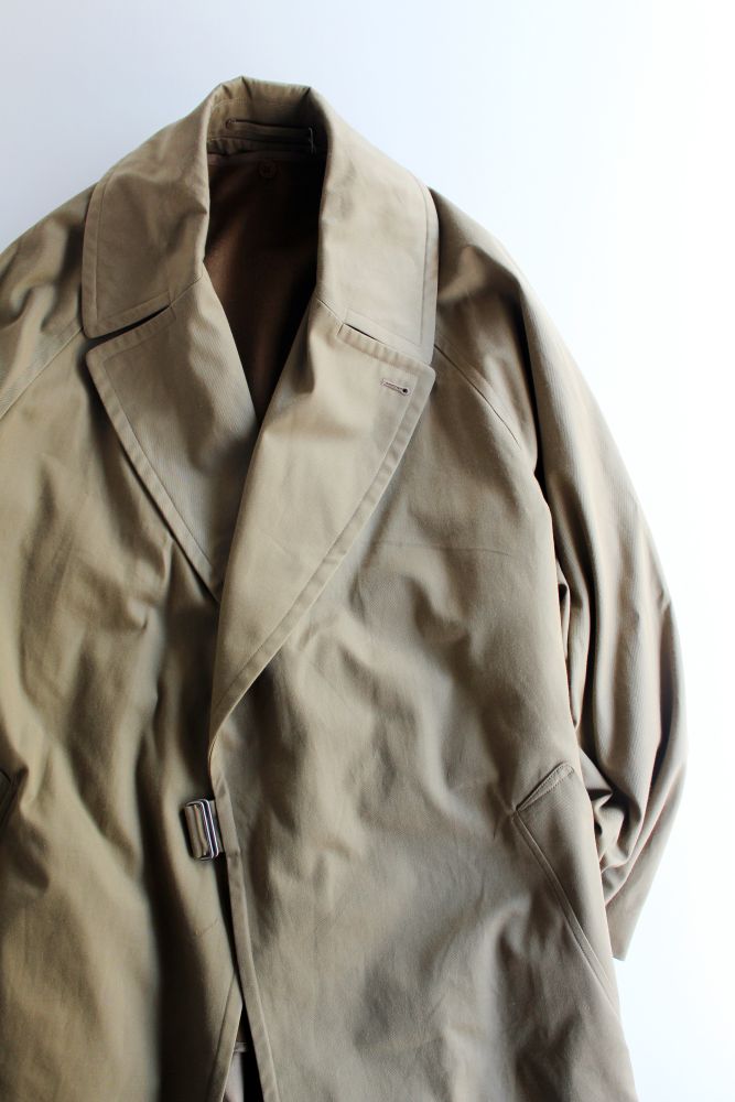 COMOLI (コモリ) コットンギャバ タイロッケンコート [KHAKI]が入荷しました。