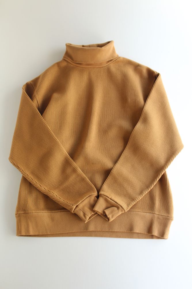 blurhms (ブラームス) Wide-Wale Rib Turtle-Neck [Camel] が入荷しました。