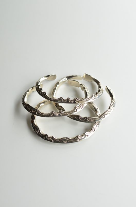 Ray Adakai (レイアダカイ) Zigzag Brace. が入荷しました。