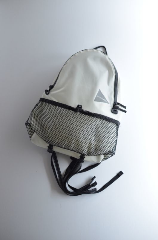 and wander (アンドワンダー) 20L Day Pack [WHITE] が入荷しました。