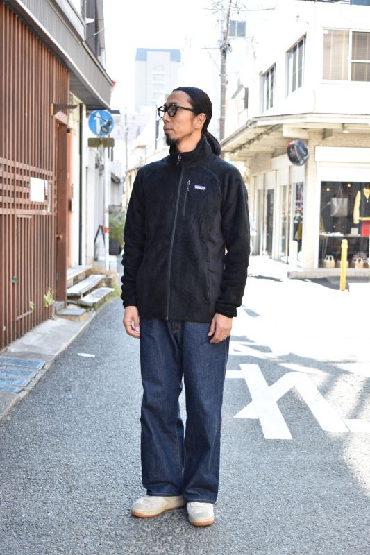 patagonia フリースR2ジャケットブラック