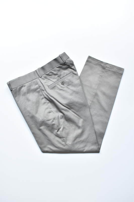 画像1: SCYE BASICS (サイベーシックス) San Joaquin Cotton Chino Pleated Trousers [OLIVE GREY] (1)