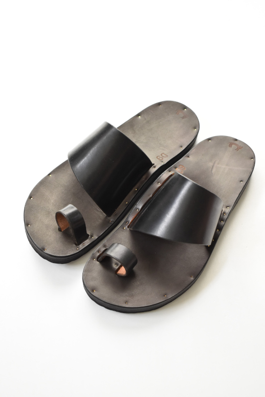 熱販売熱販売Jutta Neumann Alice Latigo Leather Black サンダル
